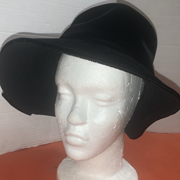 Vintage 1950’s Velvet Romance hat w/side flap design BRAND NEW CONDITION AMAZING - Picture 2 of 8